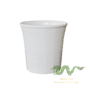 plastic-plant-pot